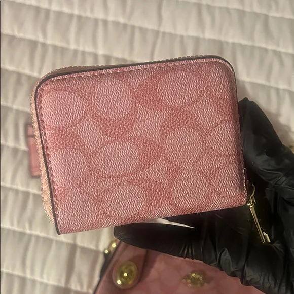 Coach Pink Signature Pattern Bag Set - Picture 11 of 12